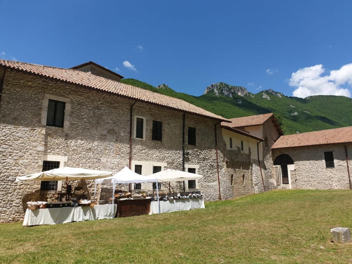 Abbazia Ss. Quirico E Giulitta Hotel Micigliano Eksteriør billede
